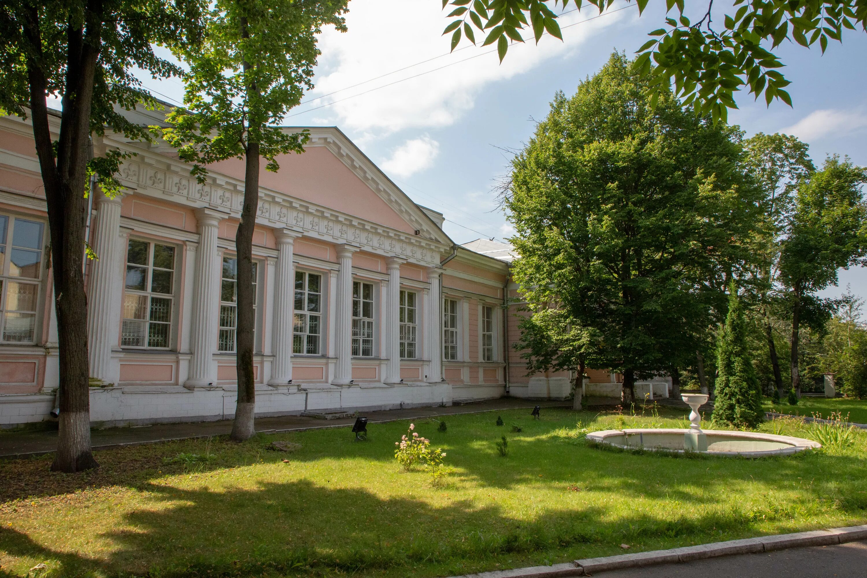 Московский университет имени ломоносова 1755. Закон о просвещении в россии. Гос университет просвещения. Мытищи. Московский университет просвещения.