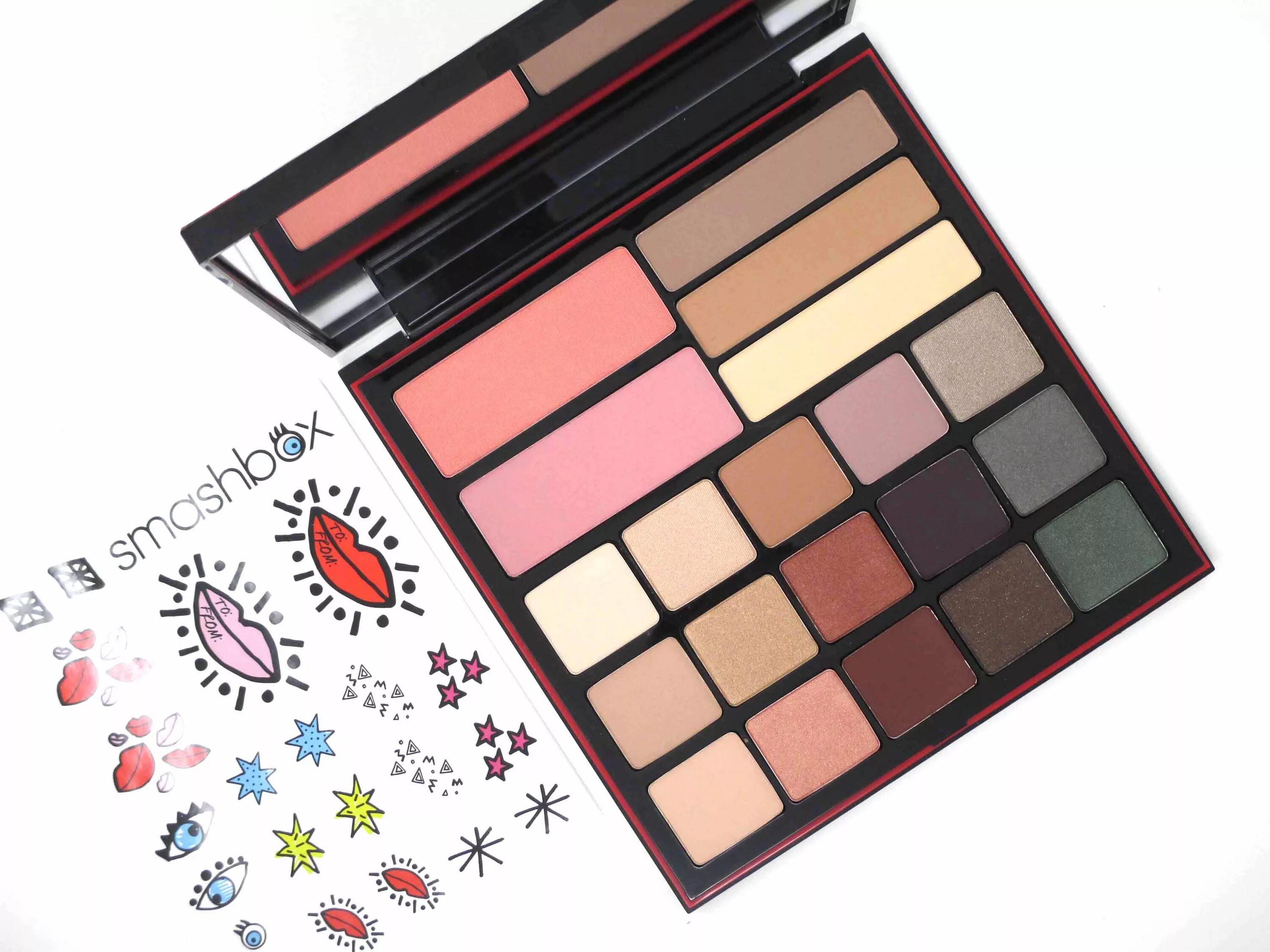 Smashbox contour. Smashbox румяна палетка. smashbox holiday. смешбокс шадор контур блюш палет. smashbox для детей.
