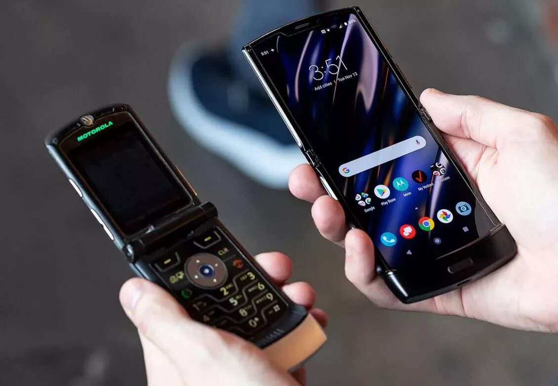 Смартфон Motorola RAZR 5g. Motorola RAZR 2020. Моторола RAZR 2020. Motorola RAZR 2019.