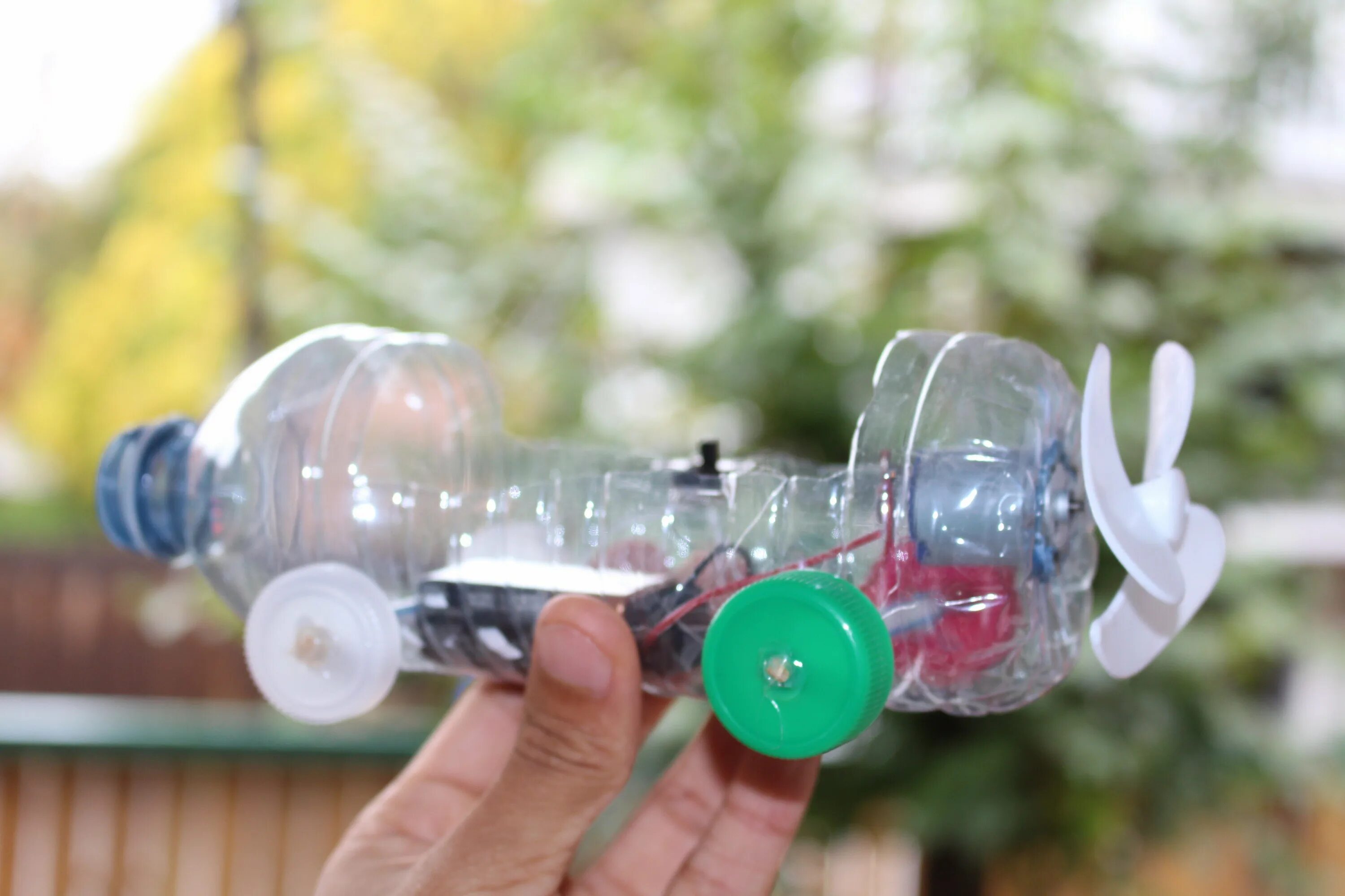 How to make car. Toy cars from Plastic Bottle. Water Powered car. Water Powered pod car. How ta make Electric Power Air car DIY.