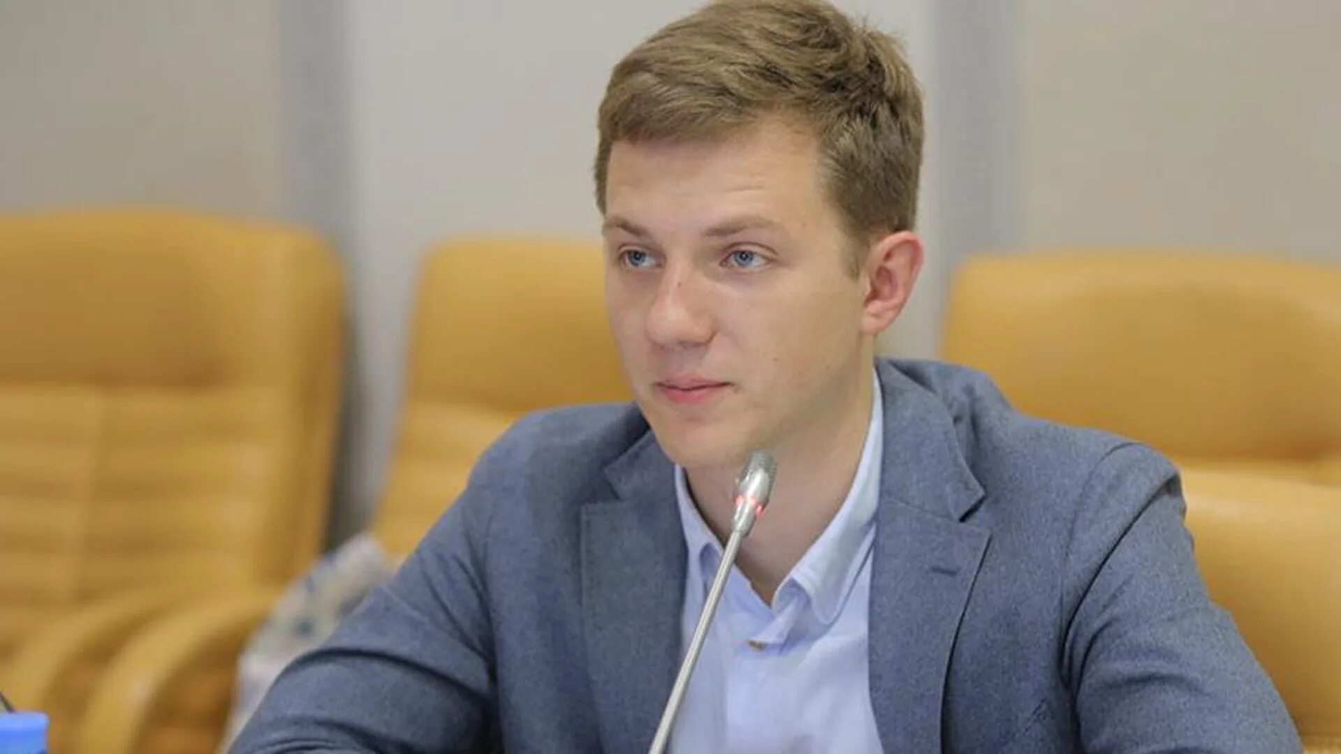 Артем метелев депутат госдумы. Председатель комитета по молодежной политике госдумы. Председатель комитета по молодежной политике госдумы. Артём павлович метелев. Председатель комитета по молодежной политике госдумы.