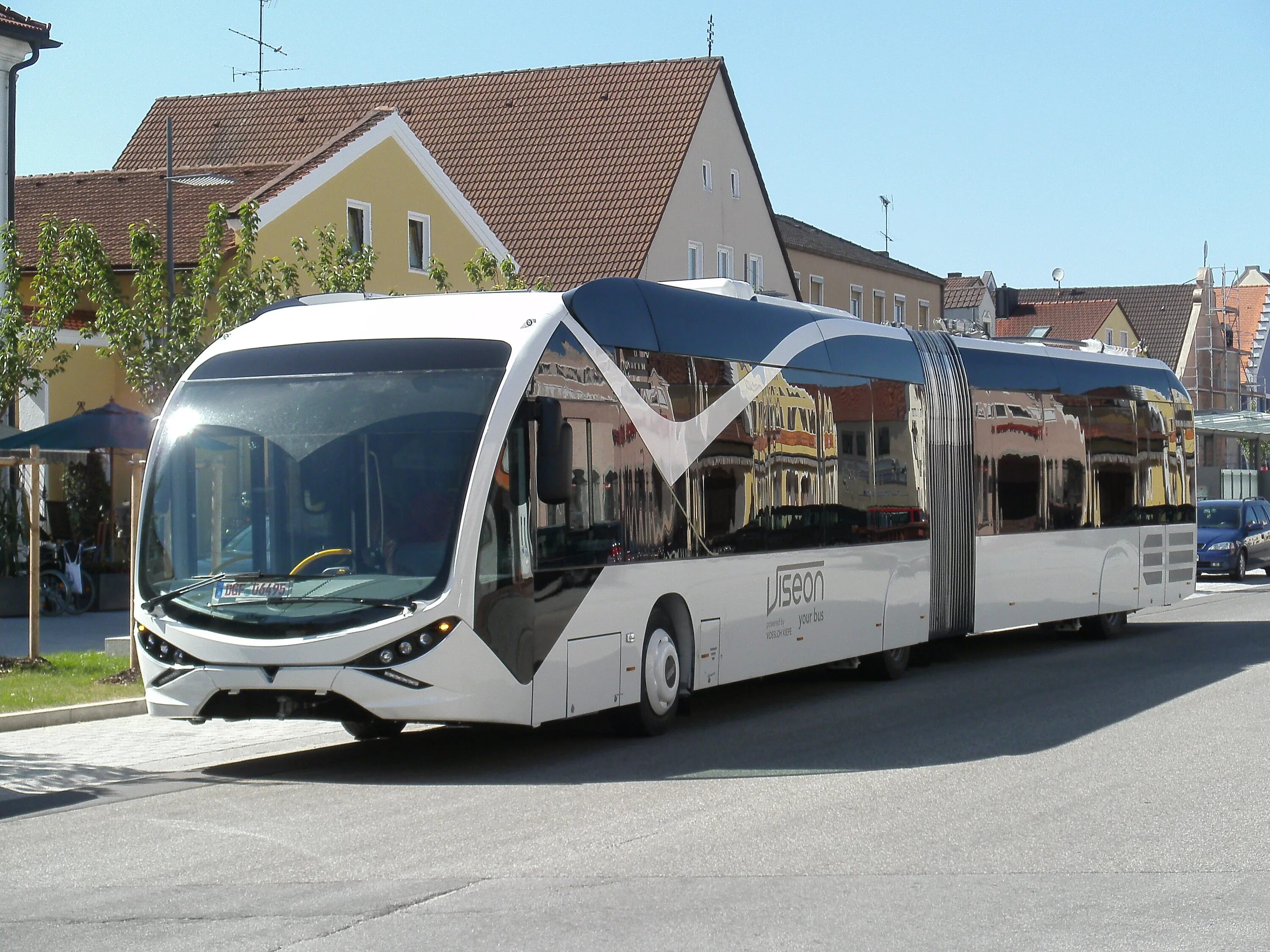 Новый мир автобусы. Троллейбус Viseon lt20. Mercedes-Benz MCV 800. Троллейбус Абу-Даби. Троллейбус в Эр Рияде.