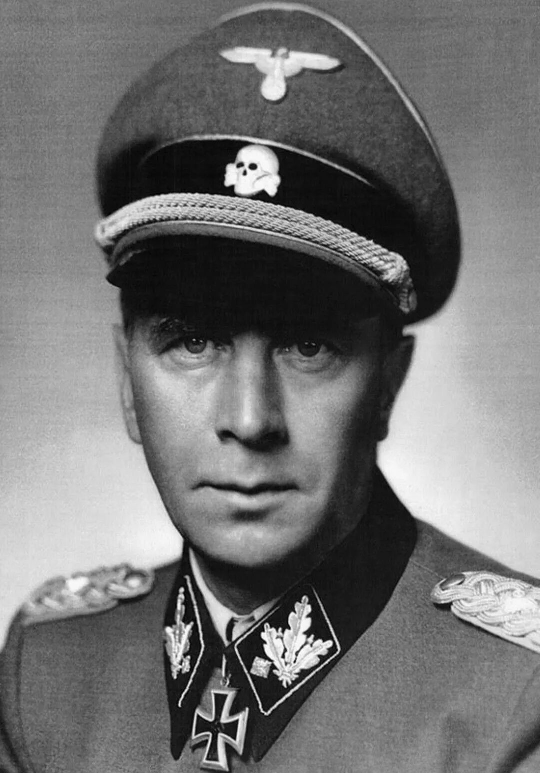 Генерал вольф. Биттрих генерал СС. Штандартенфюрер СС Хайнц Хармель.