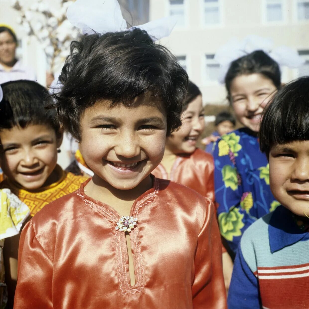Узбекские дети забили. Дети Узбекистана. Дети средней Азии. Дети узбеки. До школныки Узбекистан.