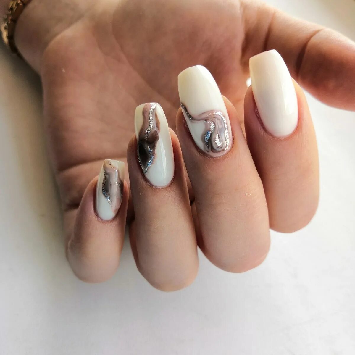 Milky маникюр. Молочный маникюр. Milky маникюр. Красивый маникюр пастельных тонов. Белый молочный маникюр.