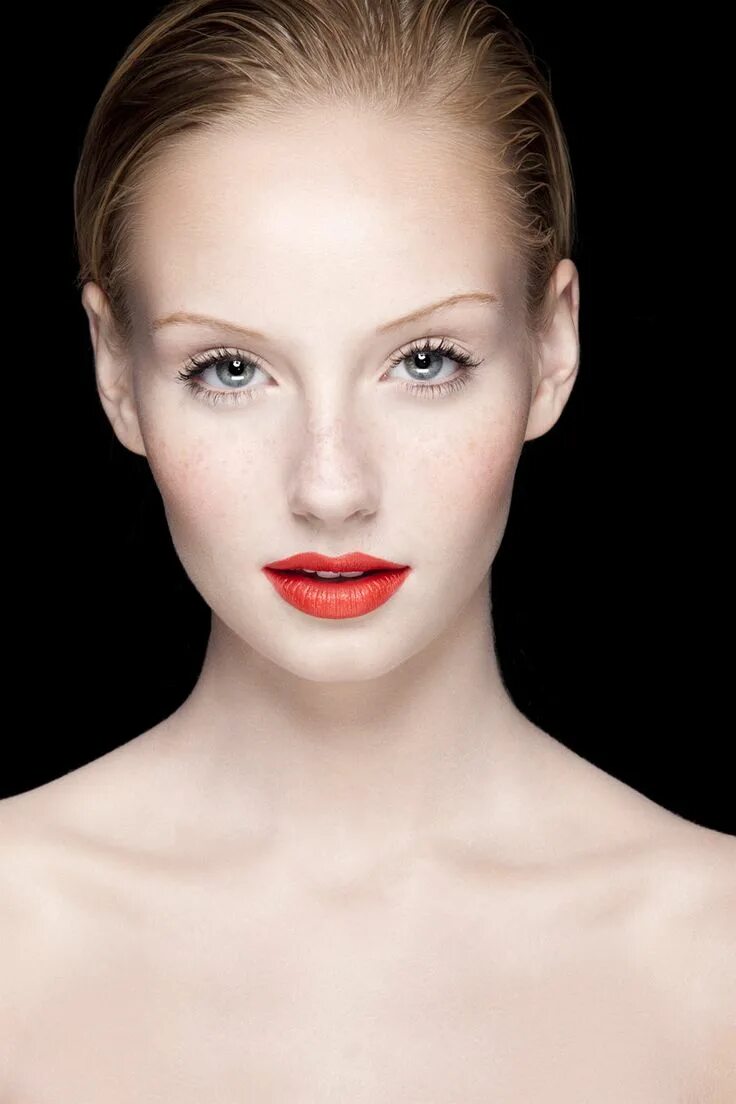 Макияж в стиле нюд. Фарфоровая кожа. Бледная фарфоровая кожа. Мейкап для бжд куклы. Фарфоровый макияж.