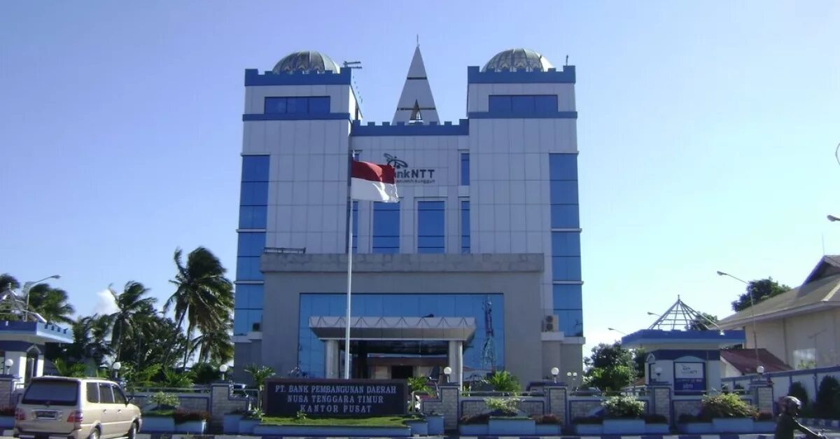 Pegawai bank ntt