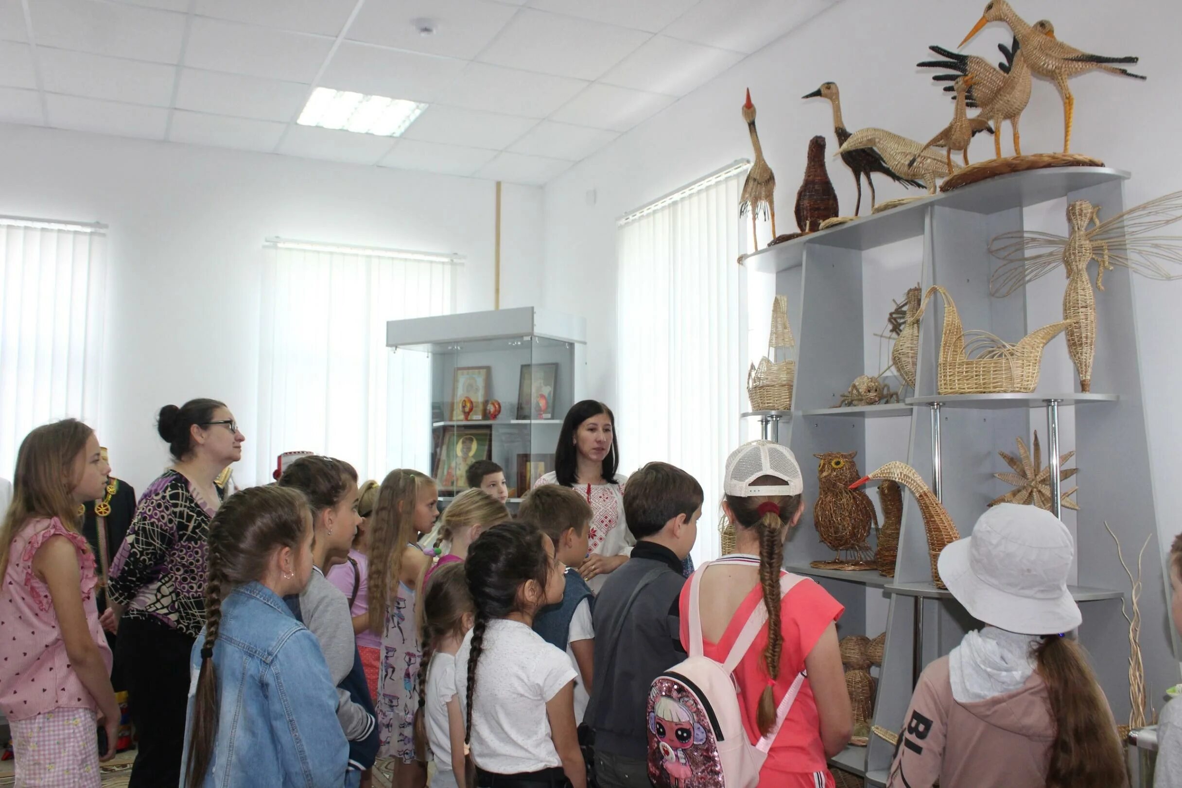 Борисовский сайт белгородская. Борисовский дом ремесел. Дом ремесел Борисовка. Выставка ремесел программа. Дом ремесел Белгородского района п.Борисовка мастера.