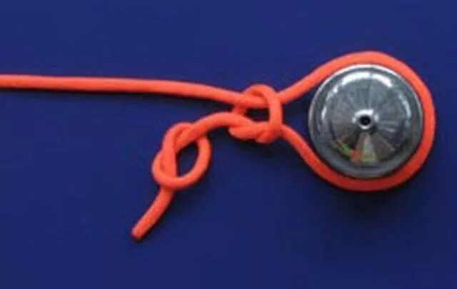 Как привязать леску к катушке удочки. Привязать леску к шпуле безынерционной катушки. Как правильно привязать леску на зимнюю удочку. Удочка зимняя балалайка "касатка". Как привязать мормышку к леске на зимней.