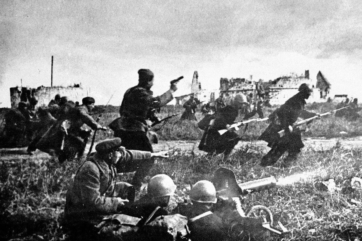 Битвы периода вов. Солдаты идут в атаку в вов 1941-1945. бои в одессе 1941.