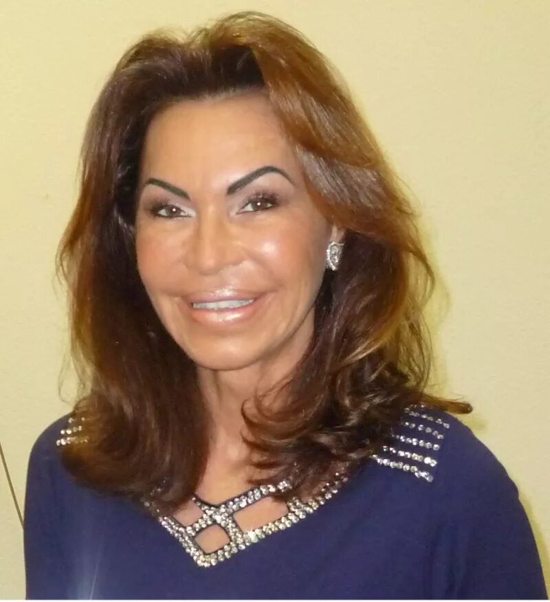 косметика перфект. рикарда м на шоппинг лайф. шопоголики ведущий. Live shop. рикарда м фото.