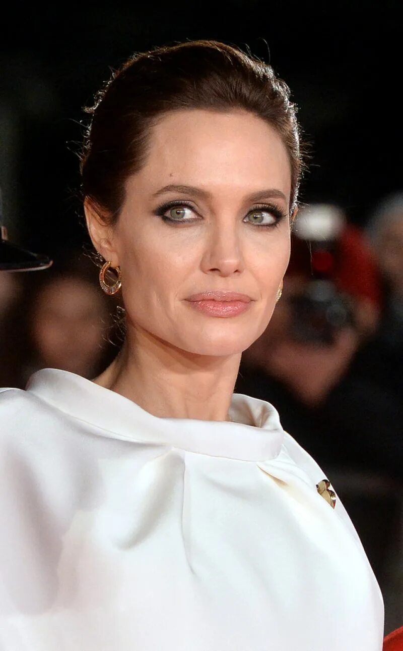Фото анжелики джоли. Анджелина Джоли. Анджелина Джоли 202ц. Анджелина Джоли с хвостом.