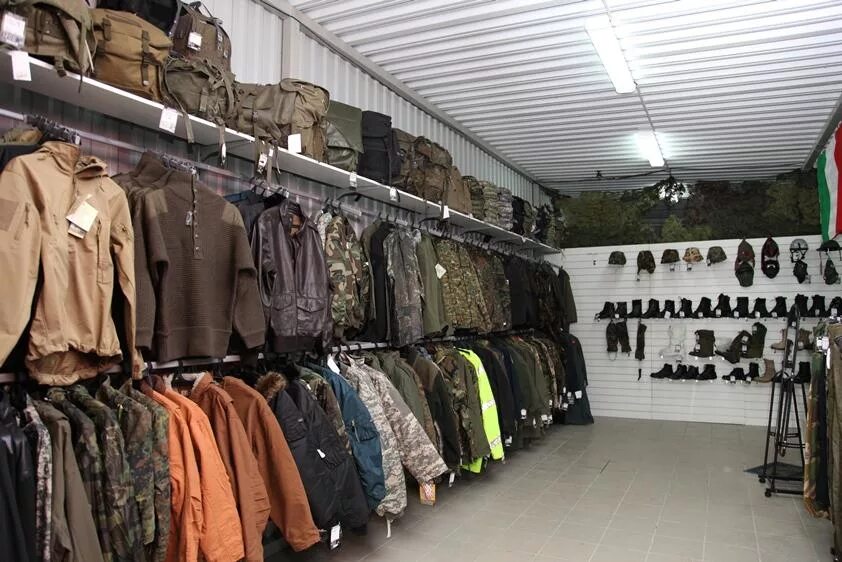 Сталкер магазин Красноярск. Магазин сталкер Смоленск. Военный магазин. Магазин армейской одежды.