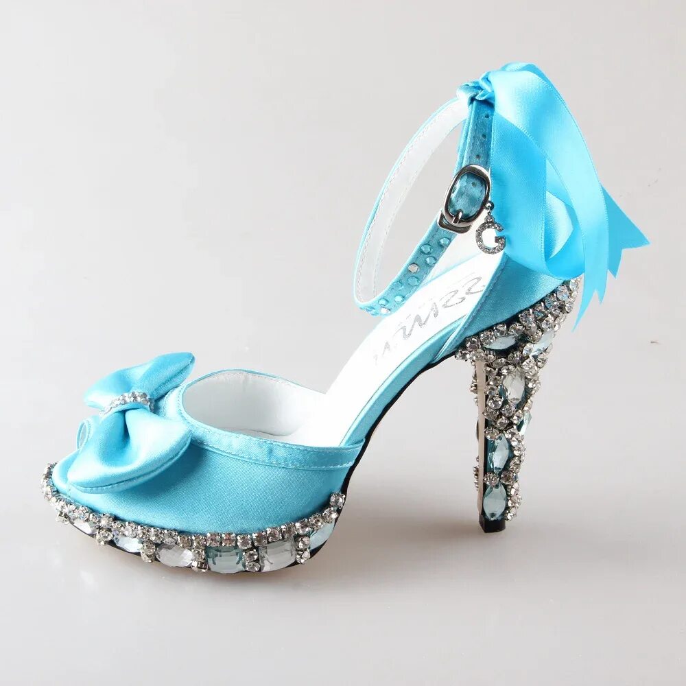 Голубая женская обувь. Голубые туфли на каблуке. Голубые туфли на шпильке. Голубые туфли на каблучке. Свадебные туфли голубые.