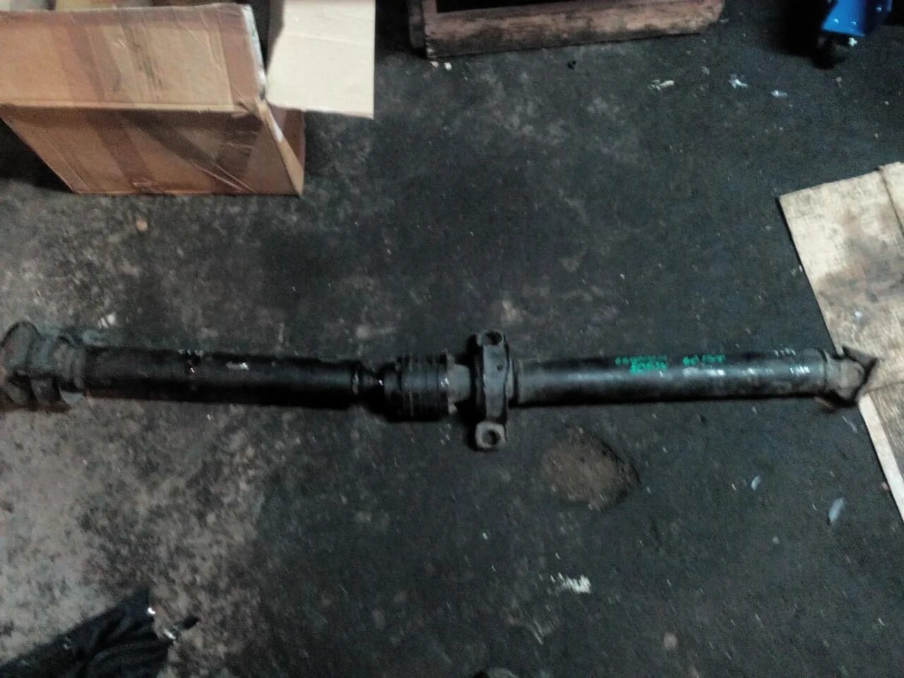 Шрус кардана паджеро 4 3. Передний кардан мицубиси л200. Митсубиси кардан. Mitsubishi outlander карданный вал 2019. Передний кардан mitsubishi pajero 4.