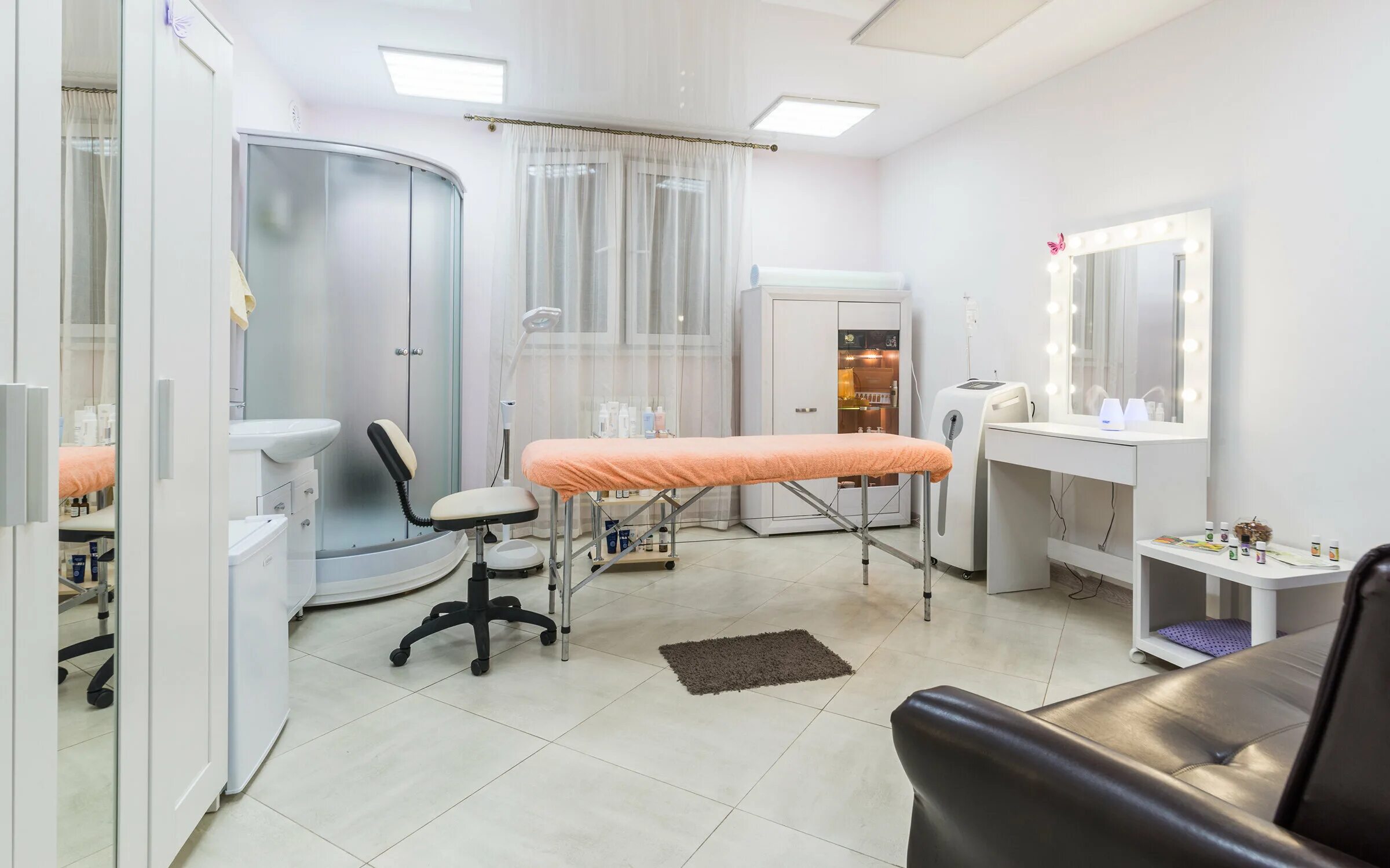 Бьюти студия на ленинском проспекте. Гагаринский салон. Beauty home салон красоты. Парикмахерская калуга в центре. Парикмахерская калуга.