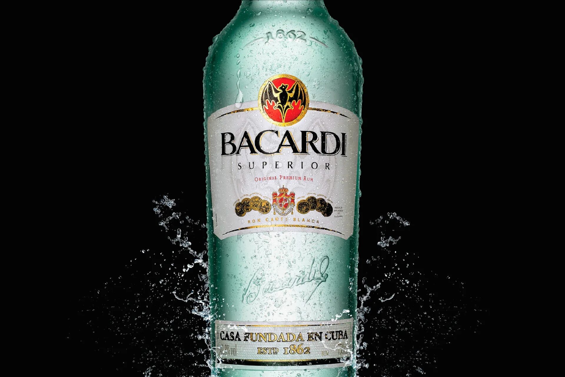 Включи бакарди. Ром Bacardi Superior. Бакарди Вайт. Ром бакарди белый. Ром бакарди светлый.