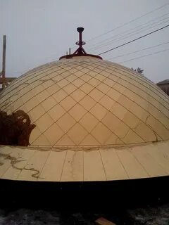 Из какого материала изготовлены купола храма