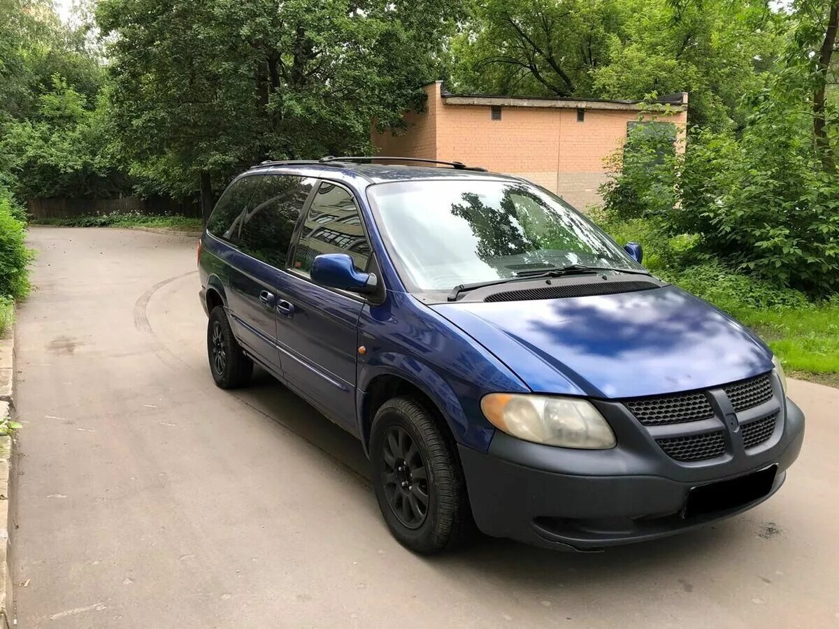 Купить додж бу авито. Dodge Caravan 2001. Dodge Grand Caravan 2001 года. Dodge Caravan синий. Додж 2001 минивэн.