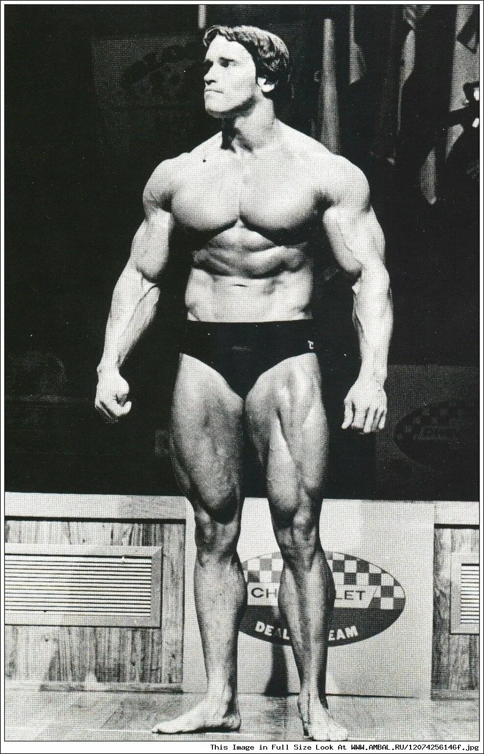 Лу ферриньо олимпия 1975. Мистер олимпия 1975. Арнольд олимпия 1975. Арнольд шварценеггер олимпия 1975. Арнольд шварценеггер мистер олимпия 1975.