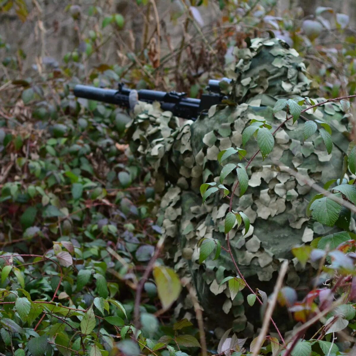 Камуфляж винтовок гилли. Маскировочный снайпер. Маскхалат снайпера. Камуфляж ссо рф. Гилли костюм снайпера.