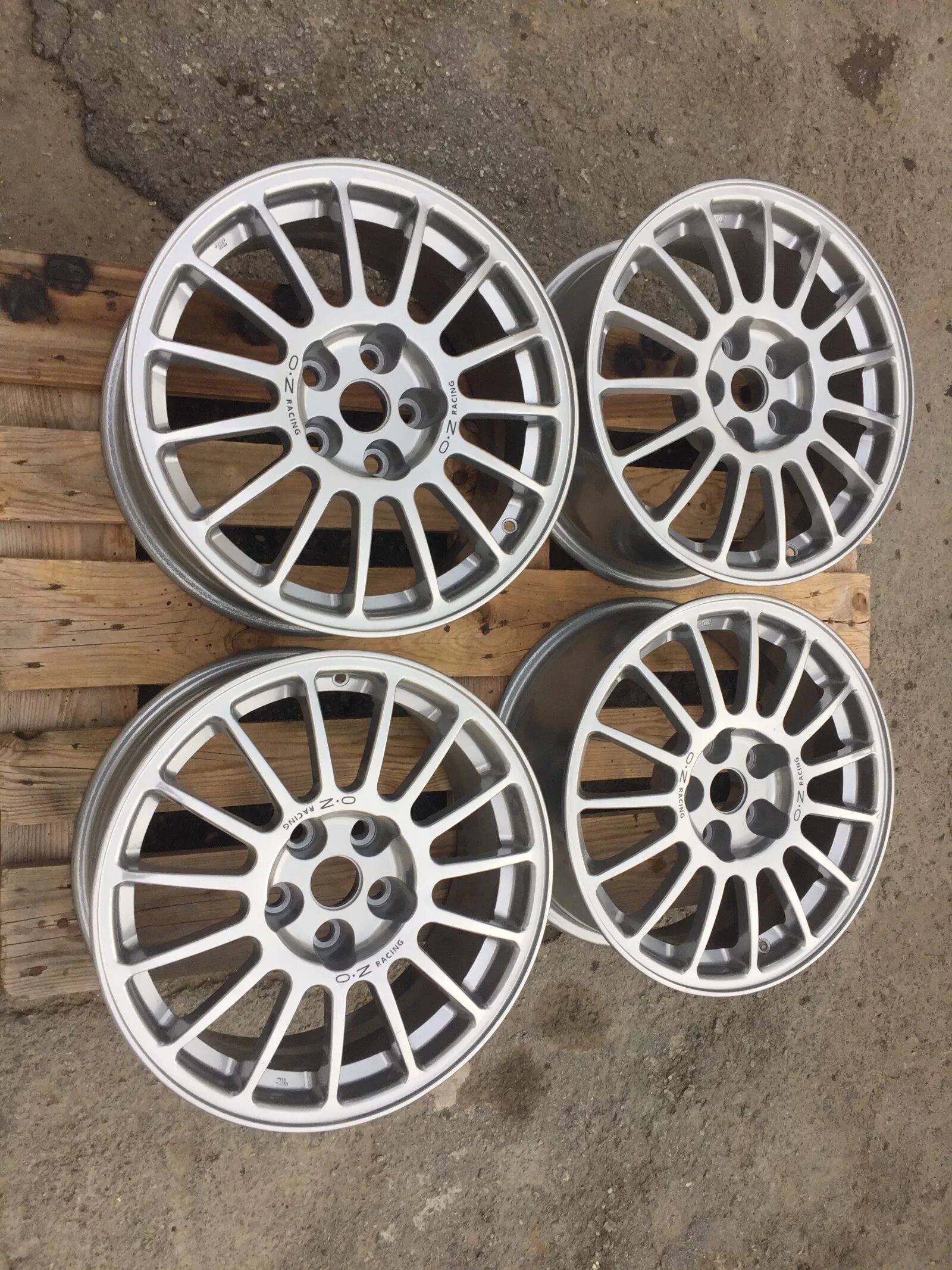 Эво диски. Диски Эво 9. Диски BBS EVO 9. Диск BBS Forged r17. Диски BBS Forged r16.