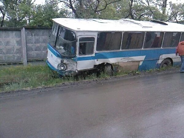 Погода в красном сулине ростовской области. Красный Сулин автобус ЛАЗ. Город красный Сулин Ростовской области автовокзал. Автобусы красный Сулин. Автостанция красный Сулин Придорожная.