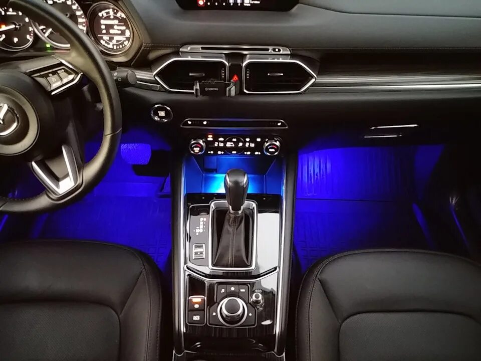 Подсветка мазда сх5. Подсветка салона Мазда cx5. Mazda CX-4 салон. Подсветка салона Mazda CX-5. Контурная подсветка Mazda CX-5.