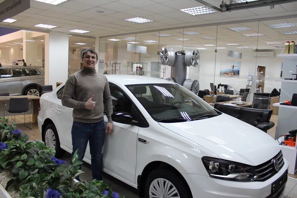 Volkswagen красноярск. Медведь АТЦ на Копылова Красноярск. Фольксваген медведь Красноярск Копылова. Медведь АТЦ Volkswagen Красноярск.