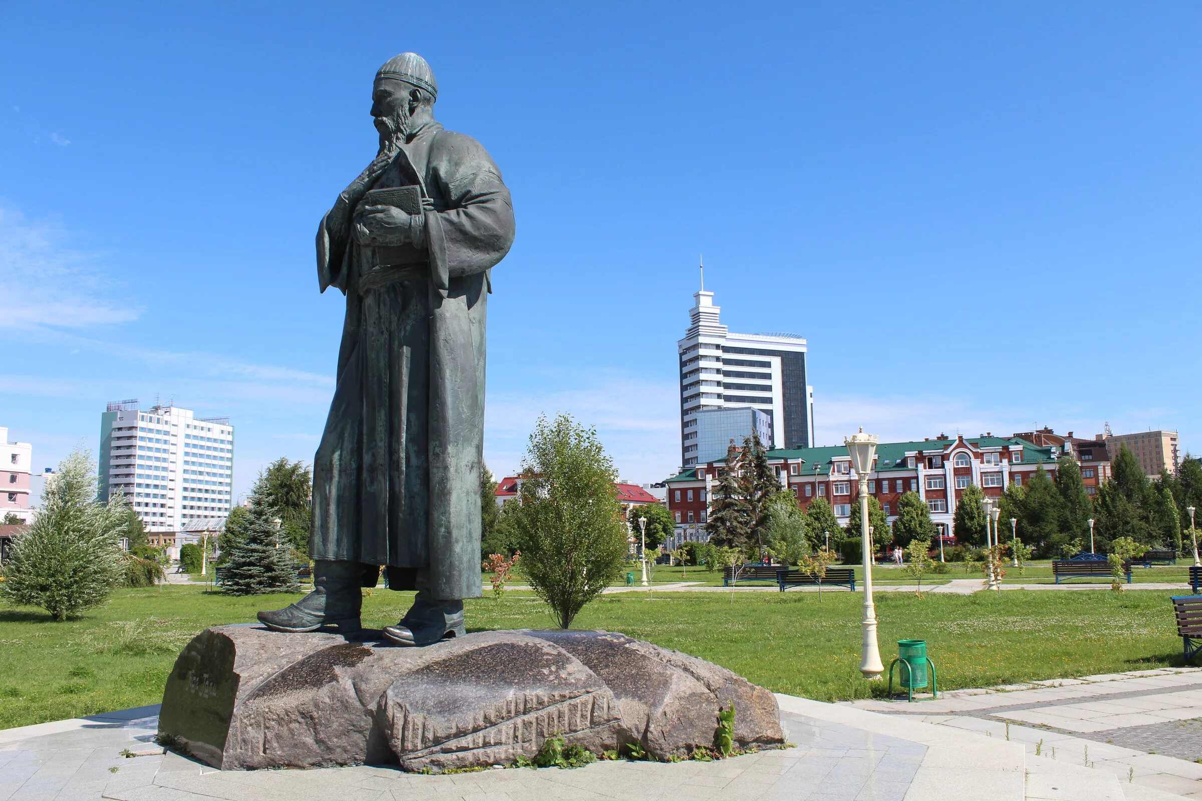 кул гали 1. кул гали памятник болгар. памятник мусе джалилю в казани. памятник кул гали в парке тысячелетия. казань памятник кол гали.