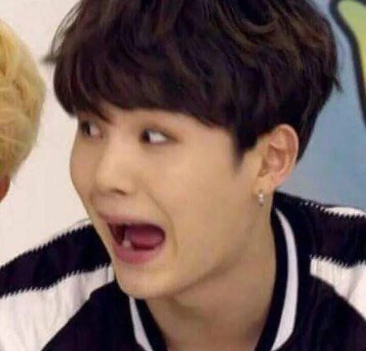 Момент bts. Бтс funny moments. bts funny. jin bts funny moments. bts funny motes.