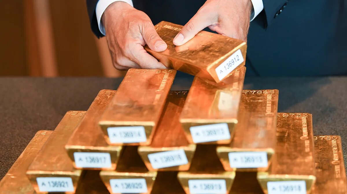 Ланта банк слитки. Золотовалютные резервы. Золотой запас. Слиток золота. Золотые слитки Германия.