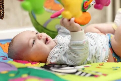 Игрушки в 3 месяца ребенку