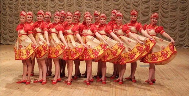 Хор грузинского многоголосья самара филармония. Ансамбль тольятти. Ансамбль жигули в тольятти. Ансамбль жигули самара. Фольклорный ансамбль.