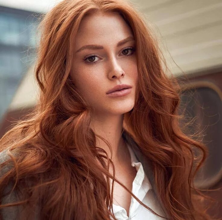 Erica henrickson. Рыжевато медный каштан. Red hair brown eyes. Рыжий цвет волос. Алисса кампанелла фото рыжая.