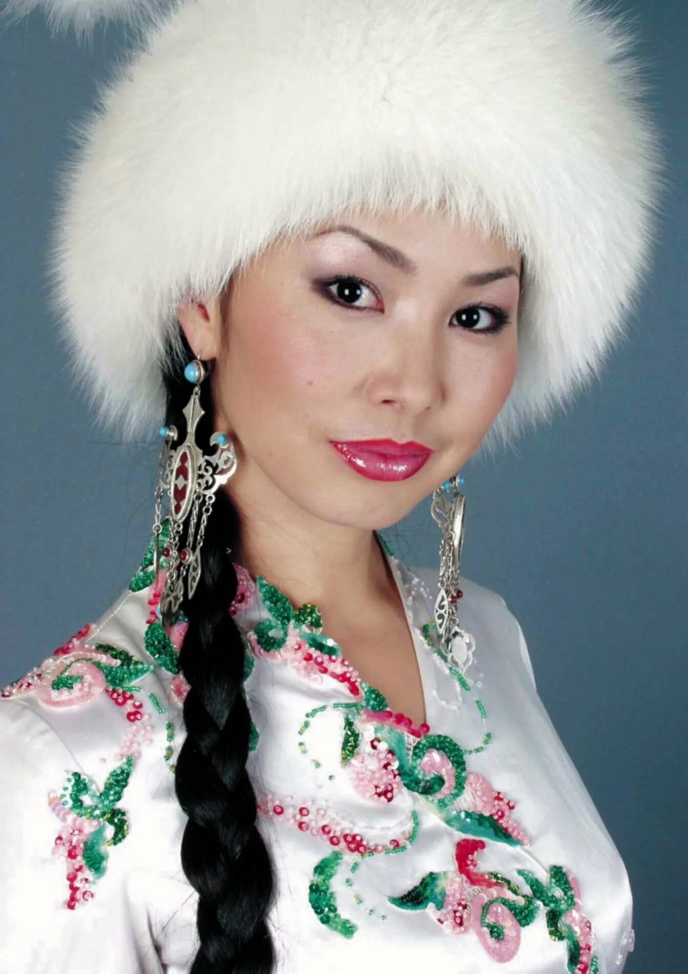 Каз девочки. Каз девочки. Кыдыралиева асель. Казахские девушки в национальной одежде. Каз девочки.