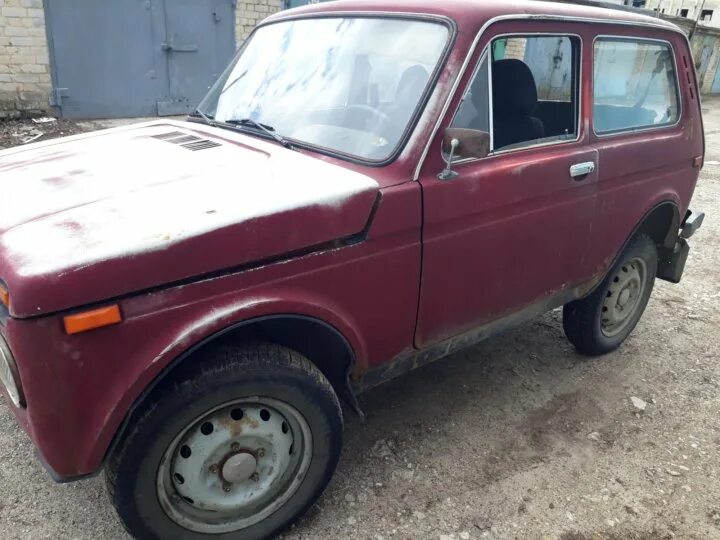 Запчасти на ниву. Нива машина запчасти. Битую ниву. Нива 2121 гнилая. Нива машина запчасти.