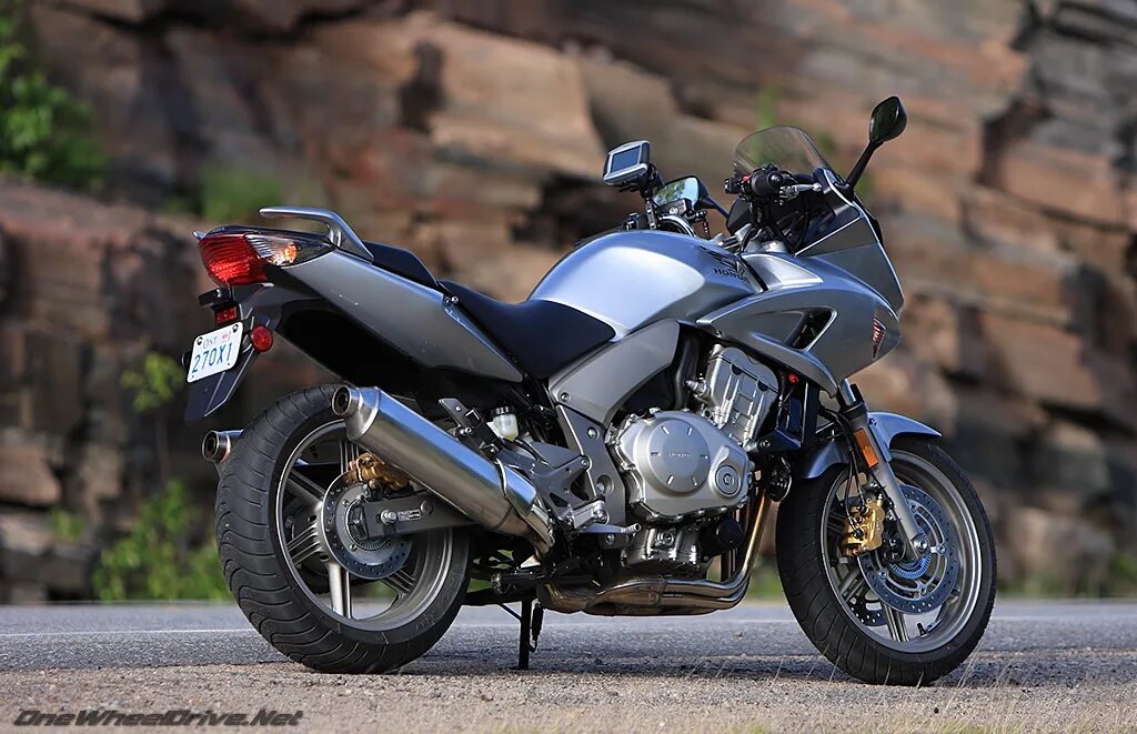 Мотоцикл honda cbf. Honda CBF 1000. Мотоцикл Хонда CBF 1000. Honda cbf1000 2022. Honda CBF 1000 ABS.