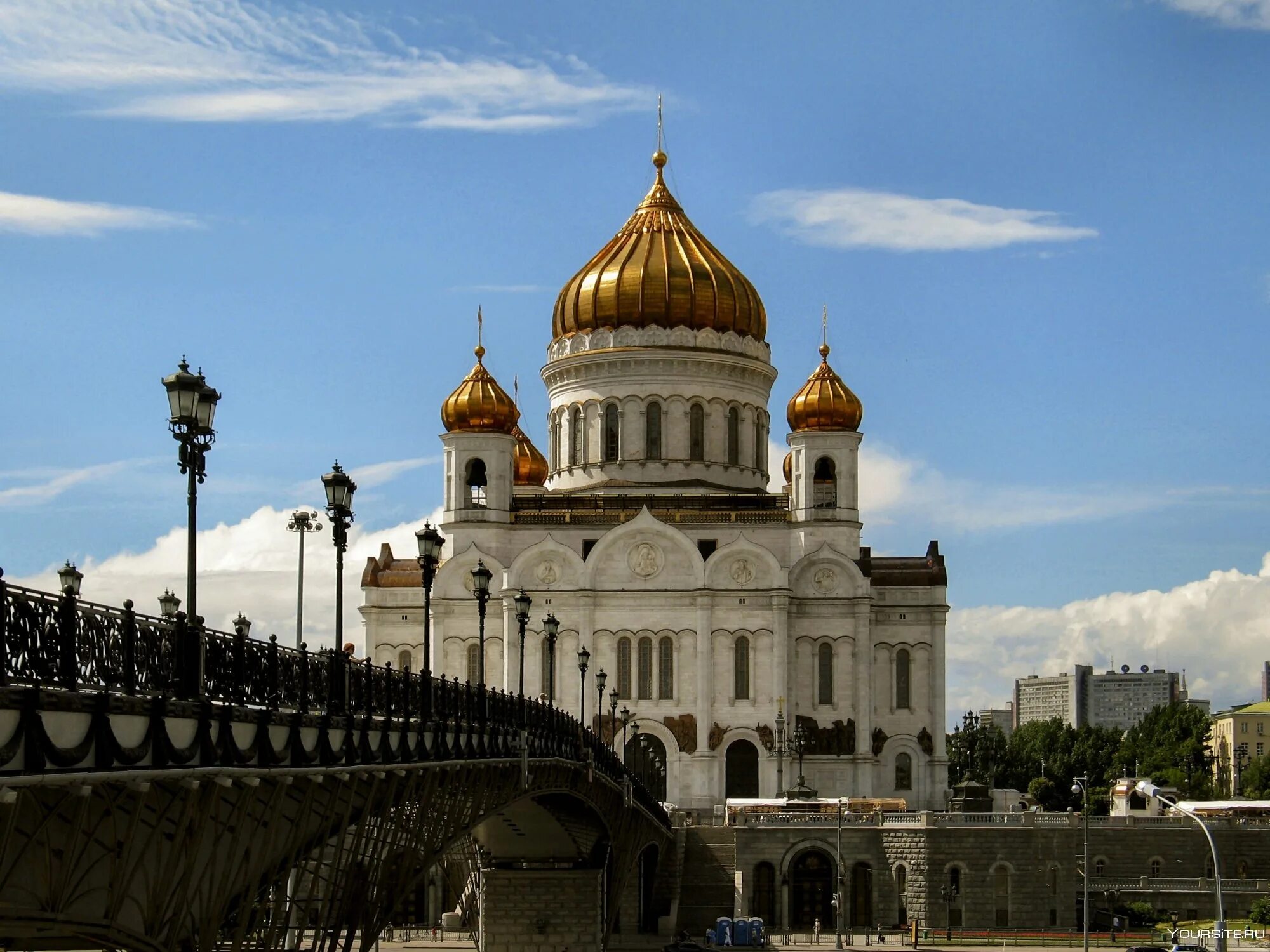 Храм христа спасителя. Главный храм москвы храм христа спасителя. Столица церквей. Православный храм ххс. Золотые купола - успенский собор (ярославль).