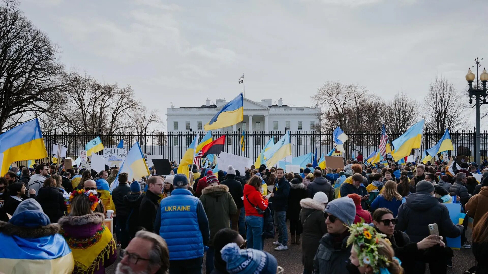 Украина фото. Фото в поддержку Украины. За Украину. Выделит ли сша помощь украине последние новости