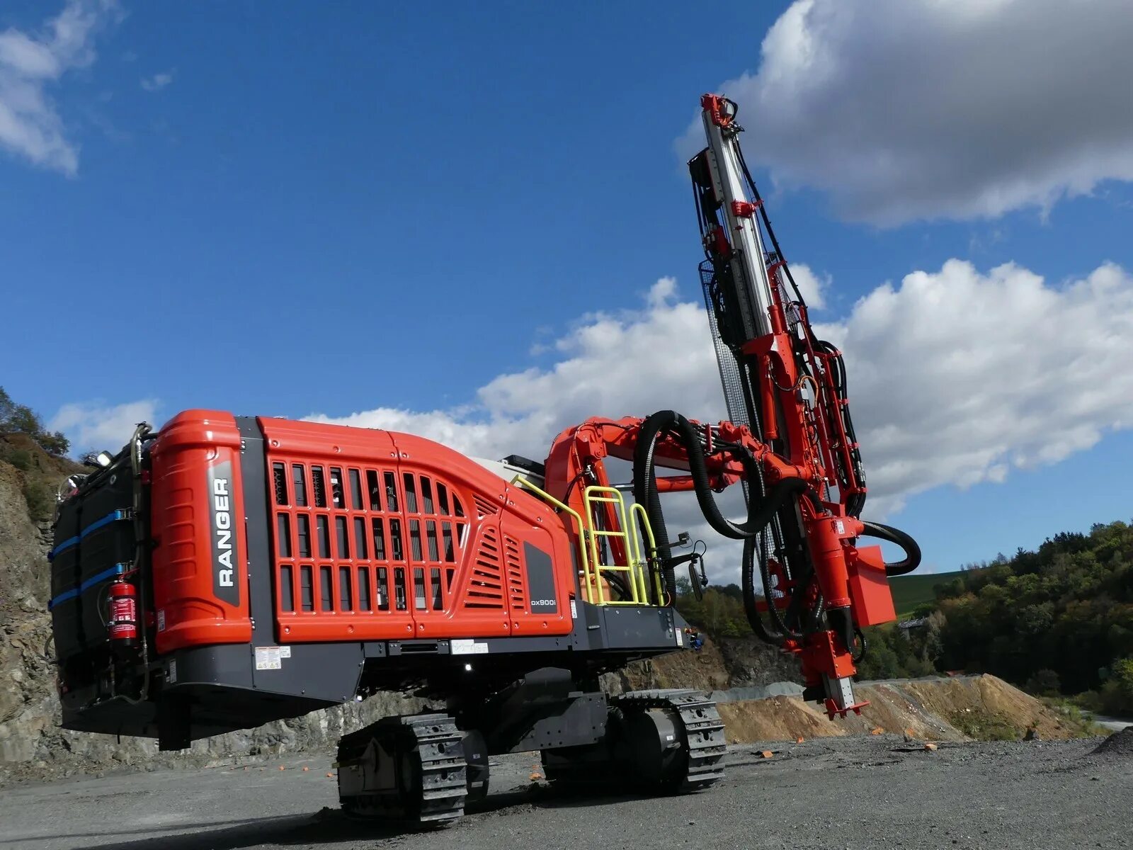 Буровая sandvik. Sandvik dx800. Буровой станок Sandvik dx800 Ranger. Сандвик пантера 1500. Sandvik DX(700/780).