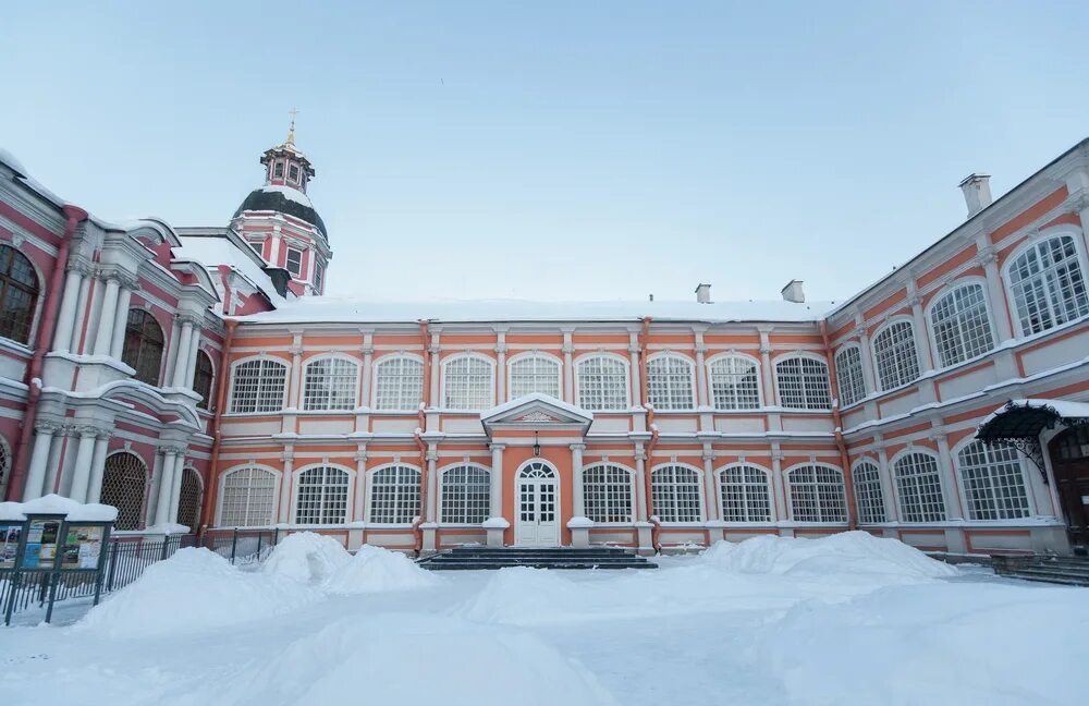 Духовно просветительский центр александро невской лавры. Духовно просветительский центр александро невской лавры. Александро-невская лавра дпц святодуховский. Зал святодуховский свято-троицкой александро-невской лавры. Дпц святодуховский александро-невской.