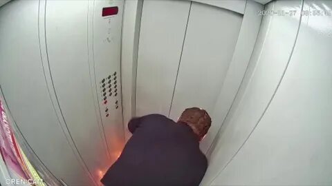 Начался пожар в лифте