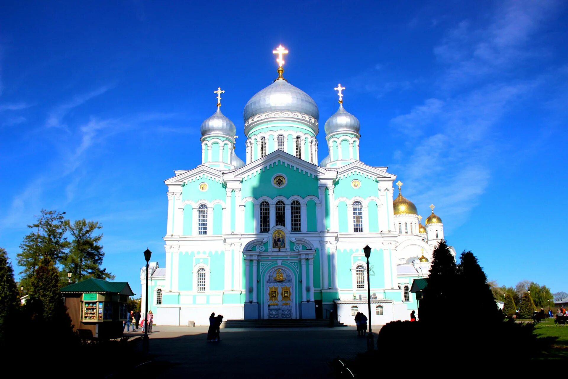 Погода в дивеево на неделю точный прогноз. Дивеево. клинцы дивеево нижегородская область. храм дивеево бирюзовый на белом фоне.