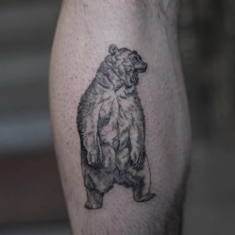 Медведь в полный рост. Тату медведь. Тату Медвежонок. Татуировки медведя для мужчин. Тату Медведица с медвежонком.