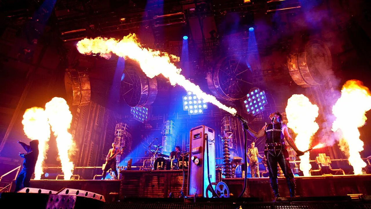 Группа rammstein концерты. Концерт рамштайна 2017. Шоу рамштайн концерт. Концерт рамштайна 2017. Шоу рамштайн концерт.