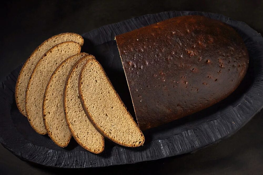 Хлеб. Черный хлеб. Ржаной хлеб. Черный ржаной хлеб.