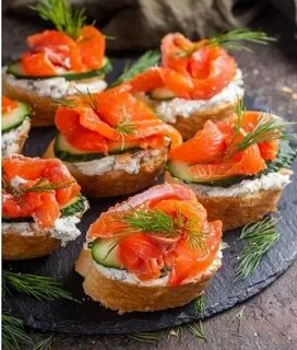 Багет с красной рыбой и сыром