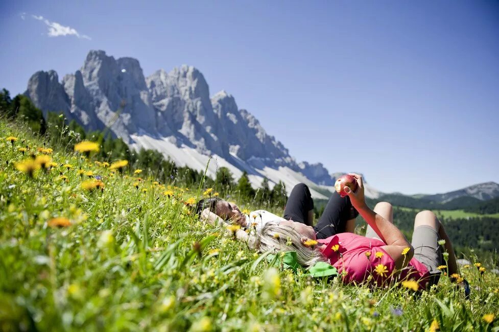 Туту отдых. Отпуск в горах картинки. «Мое отдохновение для отдыху другим». Конец отдыха. Афоризмы про активный отдых на природе.