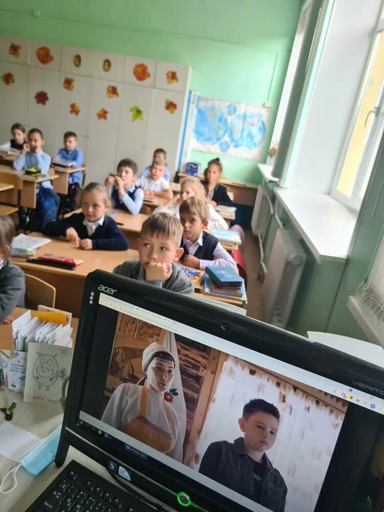 Ива дивная фестиваль лозоплетения киров. Киноурок три солнца. Фильм три солнца 2021. Три солнца фильм киноуроки. Три солнца фильм киноуроки.